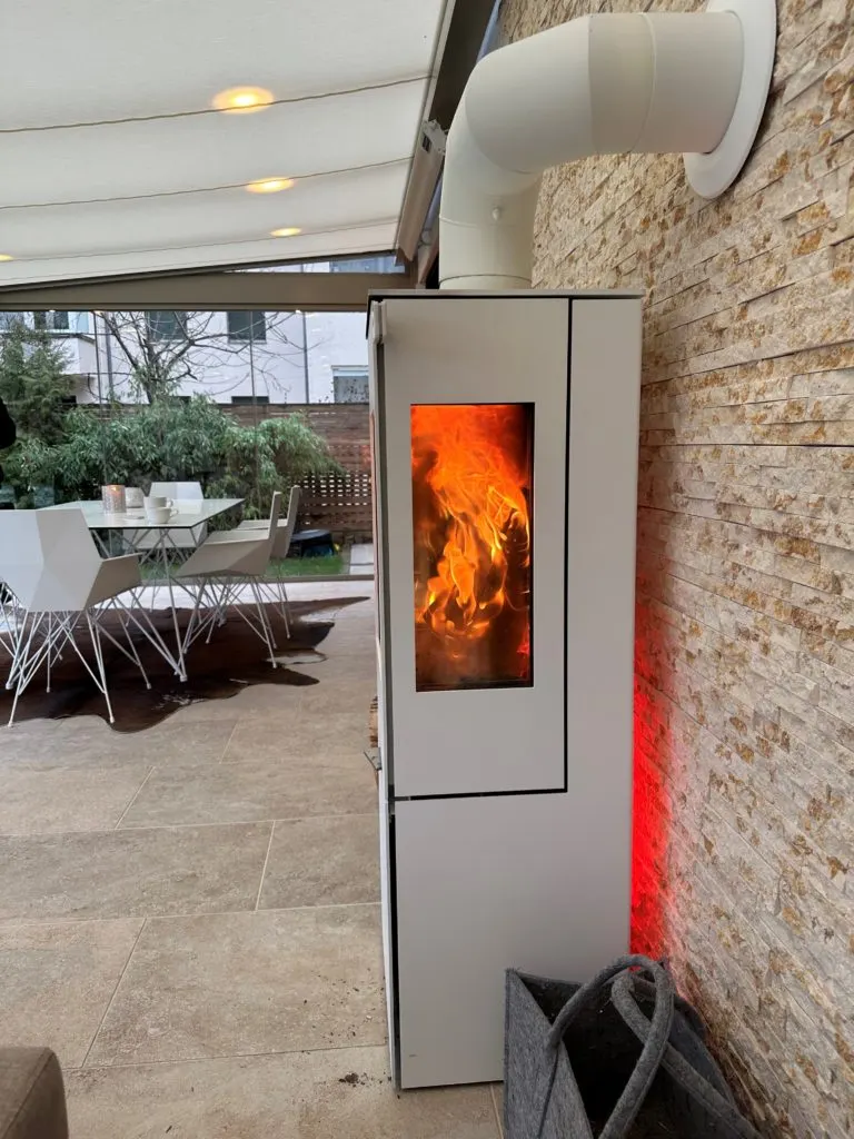 Innenansicht Sommergarten, Kamin