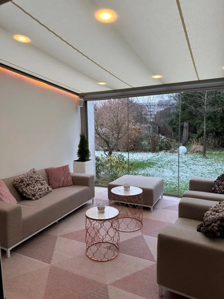Innenansicht Sommergarten, Ausgang Wohnzimmer
